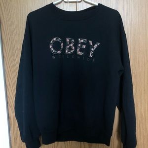 OBEY BLACK CREWNECK WITH FLORAL WRITING